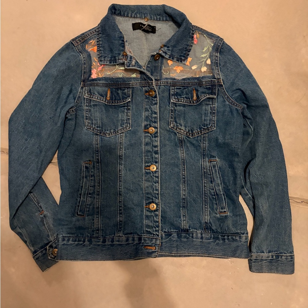 Handmade/upcycled floral embroidered/panel denim jacket - Picture 2 of 3